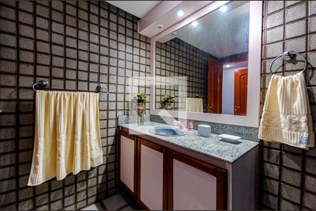 Apartamento à venda com 215m², 3 quartos e 3 vagasBanheiro da Suíte 3