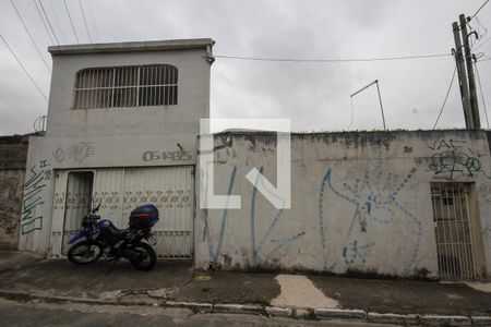 Casa à venda com 170m², 2 quartos e 1 vagaFachada