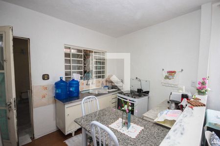 Casa à venda com 170m², 2 quartos e 1 vagaCozinha