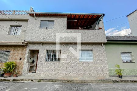 Casa à venda com 128m², 3 quartos e 2 vagasFachada 
