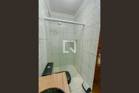 Casa à venda com 128m², 3 quartos e 2 vagasBanheiro 