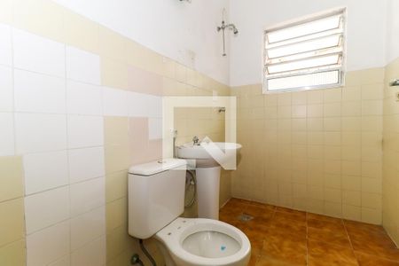 Banheiro de casa para alugar com 2 quartos, 100m² em Jardim Oriental, São Paulo