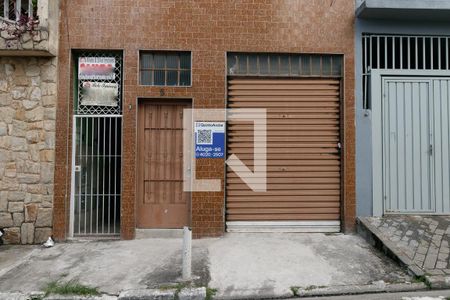 Casa para alugar com 70m², 2 quartos e 1 vaga Casa para alugar com 70m², 2 quartos e 1 vagaFachada