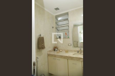 Apartamento à venda com 117m², 3 quartos e 2 vagasSuíte banheiro