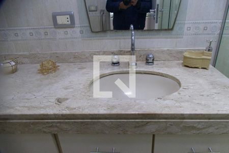 Apartamento à venda com 117m², 3 quartos e 2 vagasSuíte banheiro