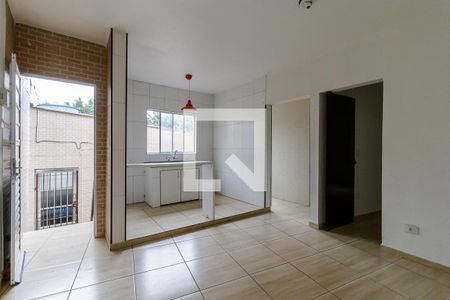 Sala de casa para alugar com 2 quartos, 40m² em Vila Firmiano Pinto, São Paulo