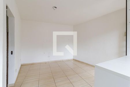 Sala de casa para alugar com 2 quartos, 40m² em Vila Firmiano Pinto, São Paulo