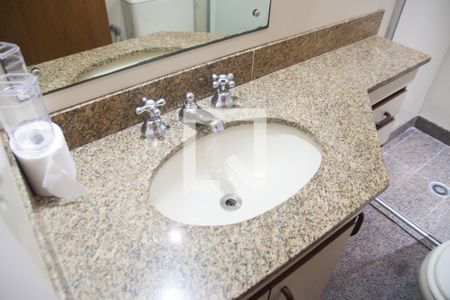 Apartamento à venda com 169m², 3 quartos e 4 vagasBanheiro - Torneira