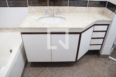 Apartamento à venda com 169m², 3 quartos e 4 vagasDetalhe do banheiro