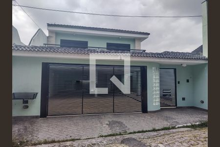 Casa para alugar com 600m², 4 quartos e 4 vagas Casa para alugar com 600m², 4 quartos e 4 vagasFachada