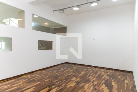 Casa para alugar com 600m², 4 quartos e 4 vagas Casa para alugar com 600m², 4 quartos e 4 vagasQuadra