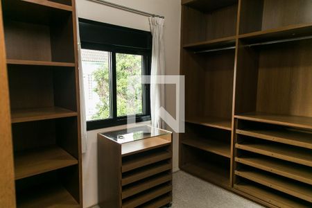 Casa para alugar com 600m², 4 quartos e 4 vagas Casa para alugar com 600m², 4 quartos e 4 vagasCloset da suíte 1