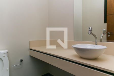 Casa para alugar com 600m², 4 quartos e 4 vagas Casa para alugar com 600m², 4 quartos e 4 vagasBanheiro do Salão