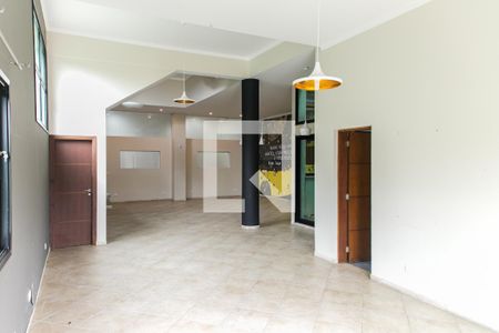 Casa para alugar com 600m², 4 quartos e 4 vagas Casa para alugar com 600m², 4 quartos e 4 vagasSalão
