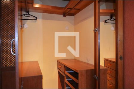 Casa de condomínio à venda com 170m², 5 quartos e 1 vagaQuarto 2 - Closet