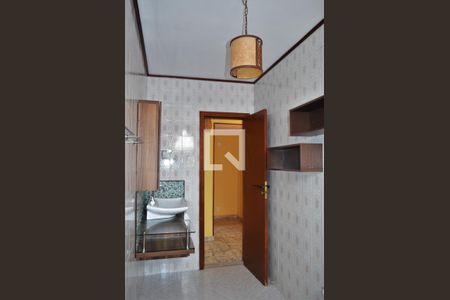 Casa de condomínio à venda com 170m², 5 quartos e 1 vagaBanheiro Social