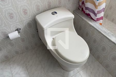 Casa de condomínio à venda com 170m², 5 quartos e 1 vaga Casa de condomínio à venda com 170m², 5 quartos e 1 vagaBanheiro Social