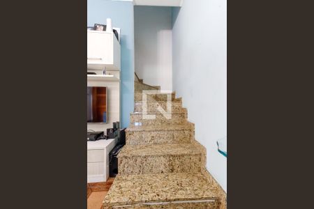 Escada Quartp de casa à venda com 2 quartos, 110m² em Vila Nova Mazzei, São Paulo