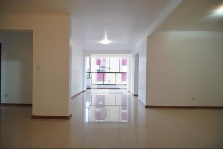 Sala de apartamento para alugar com 3 quartos, 120m² em Jardim Lindóia, Porto Alegre