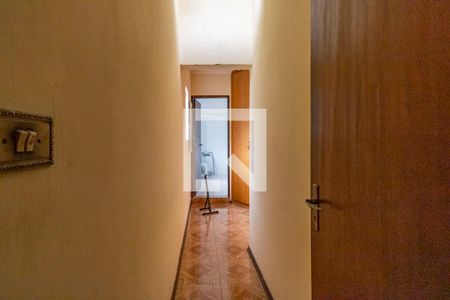 Casa à venda com 375m², 3 quartos e 3 vagasCorredor do Banheiro 2 da Suíte 2