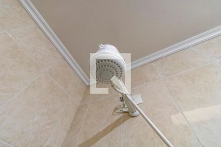 Casa à venda com 375m², 3 quartos e 3 vagasBanheiro 1 da Suíte 1 - Chuveiro