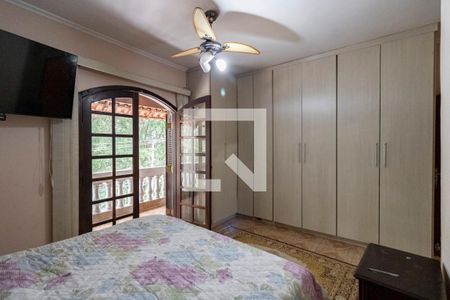 Casa à venda com 375m², 3 quartos e 3 vagasQuarto 1 Suíte