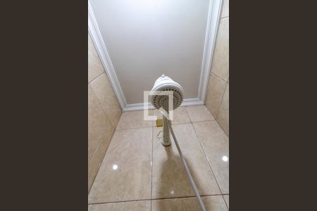 Casa à venda com 375m², 3 quartos e 3 vagasBanheiro 3 - Chuveiro