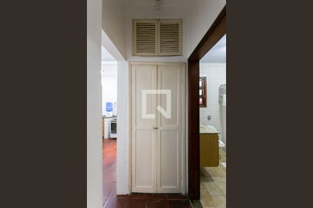 Casa à venda com 200m², 4 quartos e 2 vagasCasa 2 - Corredor