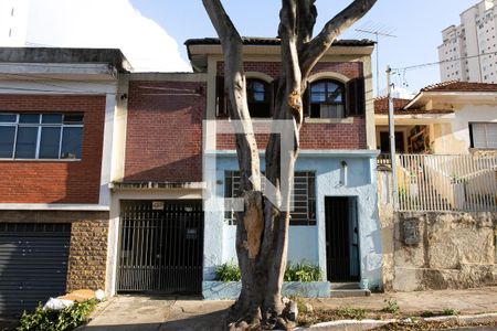 Casa à venda com 200m², 4 quartos e 2 vagasFachada