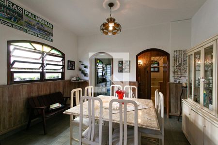 Casa à venda com 200m², 4 quartos e 2 vagasCopa