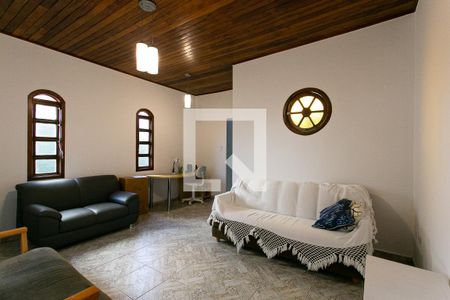 Casa à venda com 200m², 4 quartos e 2 vagasCasa 2 - Sala