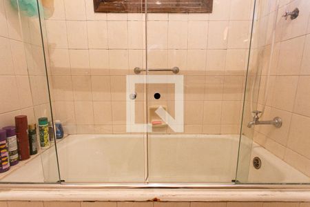 Casa à venda com 200m², 4 quartos e 2 vagasBanheiro - Banheira