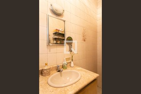 Casa à venda com 200m², 4 quartos e 2 vagasBanheiro