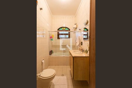 Casa à venda com 200m², 4 quartos e 2 vagasBanheiro