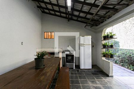 Casa à venda com 200m², 4 quartos e 2 vagasVaranda - Espço Gourmet