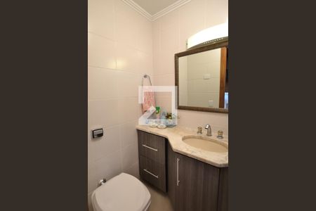 Casa de condomínio à venda com 363m², 3 quartos e 4 vagasBanheiro Social