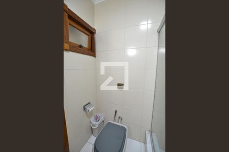 Casa de condomínio à venda com 363m², 3 quartos e 4 vagasBanheiro de Serviço