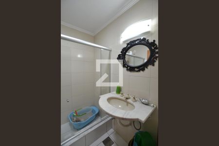 Casa de condomínio à venda com 363m², 3 quartos e 4 vagasBanheiro de Serviço