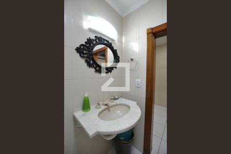 Casa de condomínio à venda com 363m², 3 quartos e 4 vagasBanheiro de Serviço