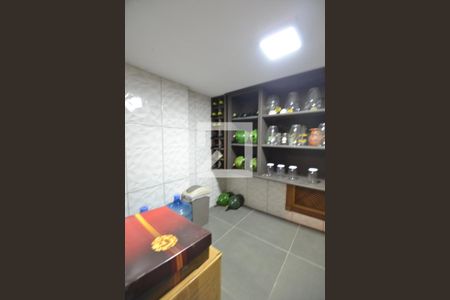 Casa de condomínio à venda com 363m², 3 quartos e 4 vagasAdega