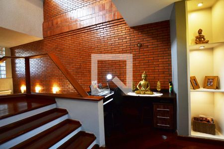 Casa de condomínio à venda com 363m², 3 quartos e 4 vagasHall