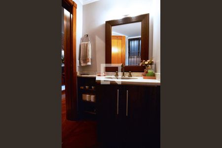 Casa de condomínio à venda com 363m², 3 quartos e 4 vagasLavabo