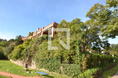 Casa de condomínio à venda com 363m², 3 quartos e 4 vagasFachada Lateral