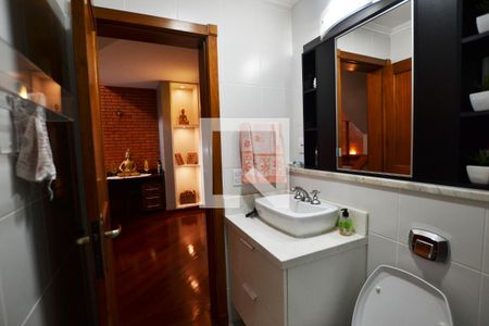 Casa de condomínio à venda com 363m², 3 quartos e 4 vagasBanheiro