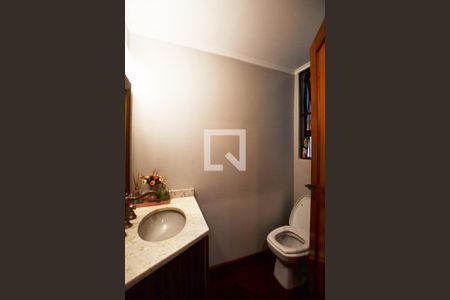 Casa de condomínio à venda com 363m², 3 quartos e 4 vagasLavabo