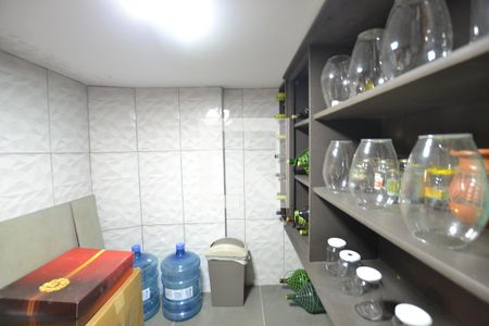 Casa de condomínio à venda com 363m², 3 quartos e 4 vagasAdega