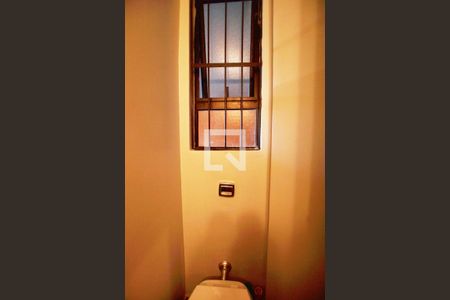 Casa de condomínio à venda com 363m², 3 quartos e 4 vagasLavabo