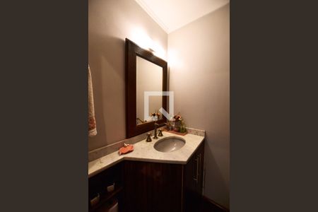 Casa de condomínio à venda com 363m², 3 quartos e 4 vagasLavabo