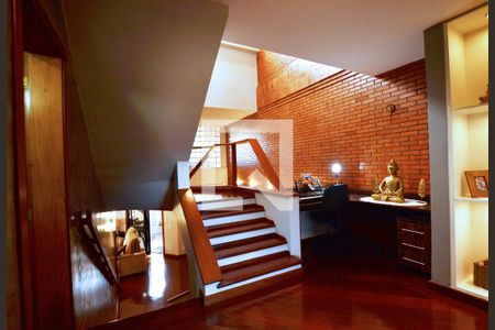 Casa de condomínio à venda com 363m², 3 quartos e 4 vagasHall