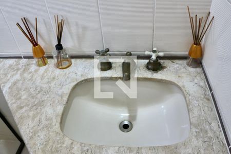 Apartamento para alugar com 200m², 4 quartos e 2 vagas Apartamento para alugar com 200m², 4 quartos e 2 vagasBanheiro Suíte 1
